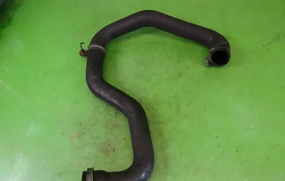 Renault Trafic II (X83) Intercooler hose/pipe