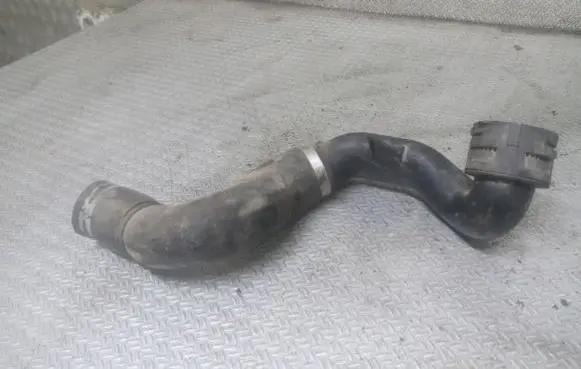Volkswagen Touareg I Engine coolant pipe/hose 7L6122291