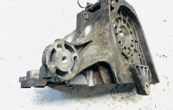 Opel Vectra C Engine mounting bracket 55187918