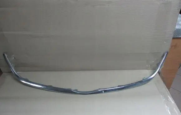 Mazda CX-9 Front bumper upper radiator grill