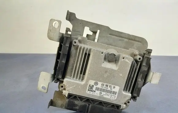 Volkswagen Touran I Engine control unit/module ECU 03G906021DM