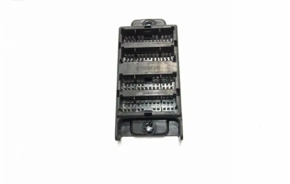 KIA Sorento Fuse module 913103E810