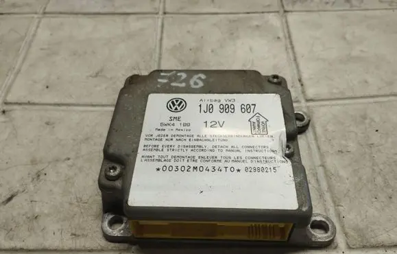 Volkswagen PASSAT B5 Airbag control unit/module 1J0909607 5WK4199