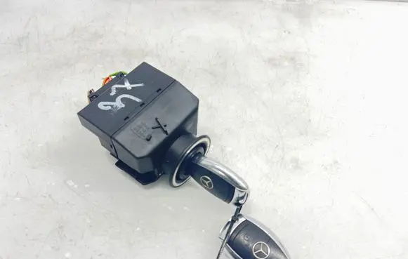 Mercedes-Benz CLK A209 C209 Ignition lock A2095453308