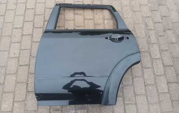 Mitsubishi Outlander Rear door