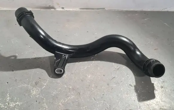 Audi A4 S4 B9 Engine coolant pipe/hose 04L121071G