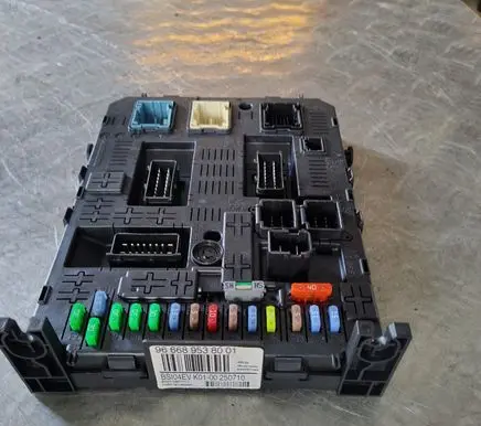 Peugeot 3008 I Comfort/convenience module 9666895380
