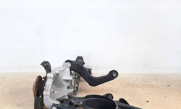 Volvo XC40 Stub axle 32221151