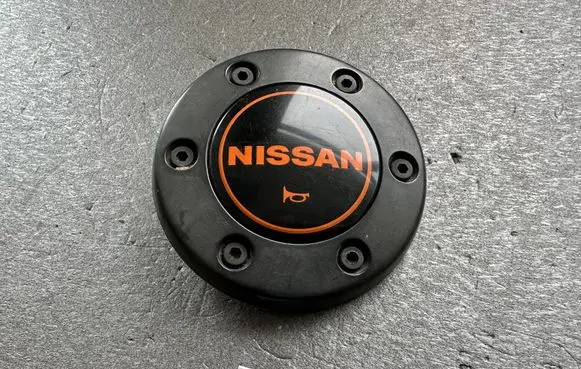 Steering wheel buttons/switches