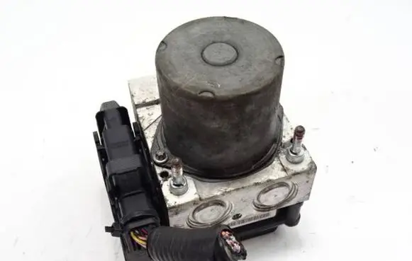 Toyota Avensis T270 ABS Pump 0265951567 01013S0484