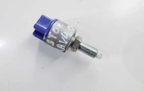 Toyota RAV 4 (XA20) Brake pedal sensor switch