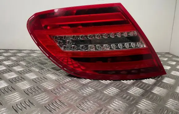 Mercedes-Benz C W204 Rear/tail lights 2049060403 A2049060403