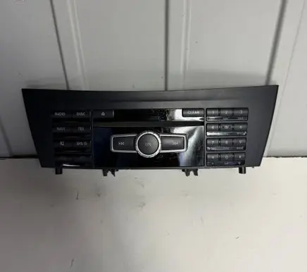 Mercedes-Benz C W204 Radio/CD/DVD/GPS head unit FJPA2049003211 A2049003211