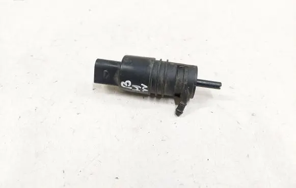 BMW X3 F25 Windscreen/windshield washer pump 8362154 008017