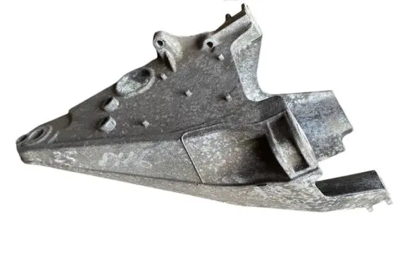 Volkswagen Transporter - Caravelle T5 Engine mounting bracket 7H0199370M 7H0199370L