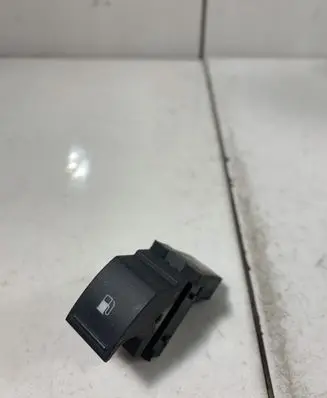 Volkswagen Golf Plus Fuel tank opening switch 1T0959833A
