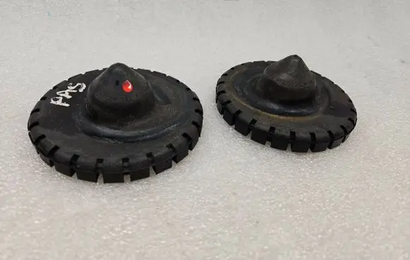 Volkswagen PASSAT B5.5 Rear coil spring rubber mount 4B0512149