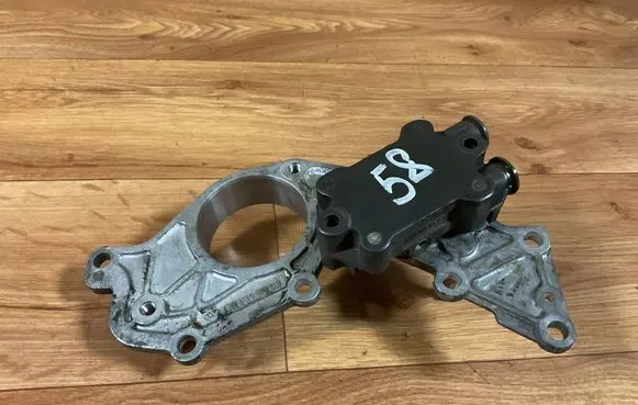Mercedes-Benz C W203 Engine mounting bracket A6110160006