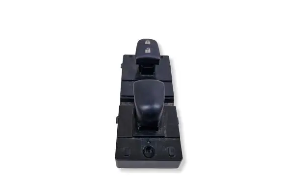 Nissan Qashqai Electric window control switch GF30