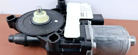 Audi e-tron Curtain motor 8B9863560