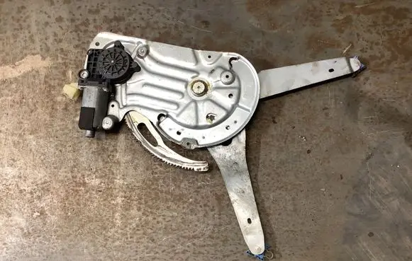 Volvo XC90 Front door window regulator with motor 101354XXX