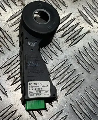 Volvo XC70 Ignition lock contact 8673070