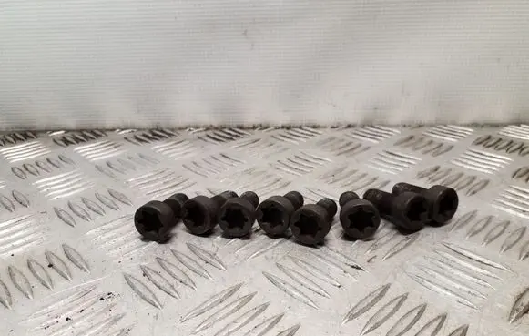 Flywheel bolts