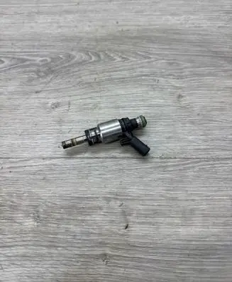 Audi A4 S4 B8 8K Fuel injector 06H906036N