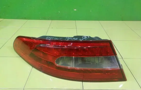Jaguar XF X250 Rear/tail lights 8X2313405BD