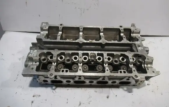 Renault Laguna II Engine head 8200157259