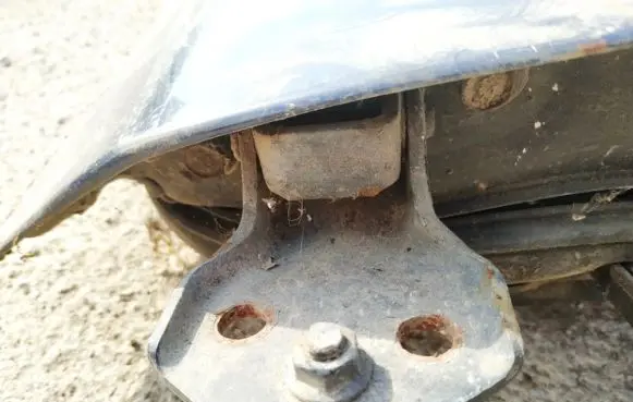 Mazda 626 Rear door lower hinge
