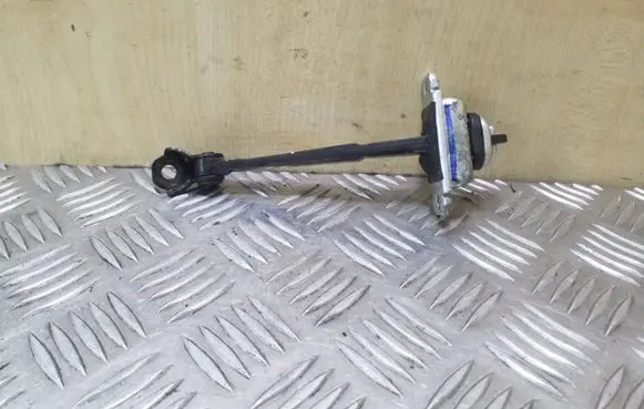 Chevrolet Captiva Front door check strap stopper