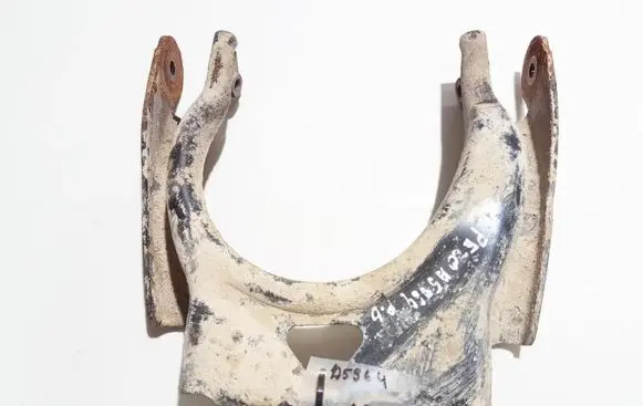 Peugeot 407 Front lower control arm/wishbone 446332c