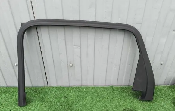 Audi Q7 4M Rear door window/glass frame 4M0867604
