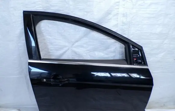Ford Focus Front door