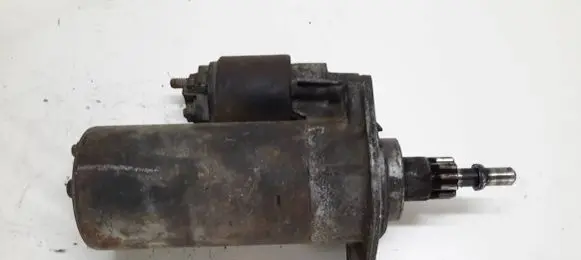 Volkswagen PASSAT B3 Starter motor 0960115470