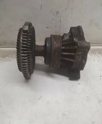 BMW 5 E39 Water pump 