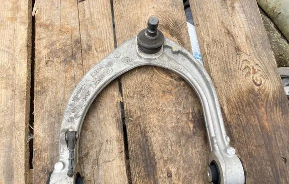 Land Rover Range Rover Sport L494 Front upper control arm/wishbone PLA3091A