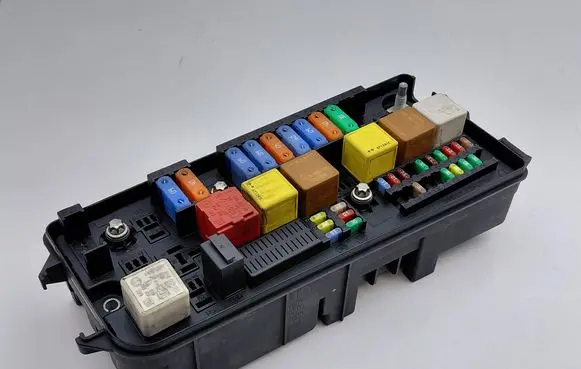 Opel Vectra C BSM Control unit 13240245 519179105