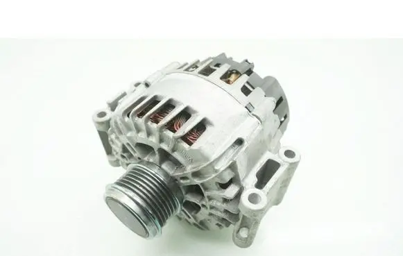 Audi Q3 F3 Generator/alternator 06K903026C