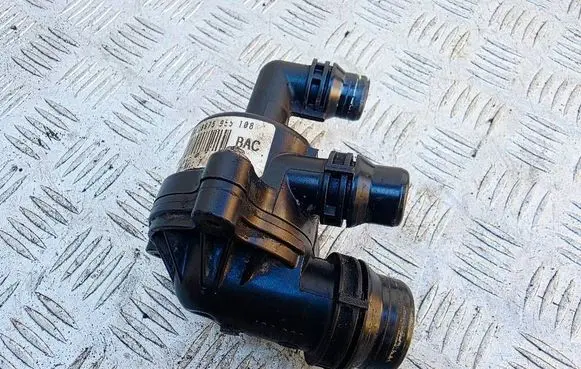 BMW 1 E81 E87 Thermostat/thermostat housing 7551569 8675955108 7506576