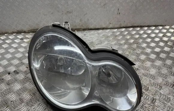 Mercedes-Benz C W203 Headlight/headlamp A2038203261