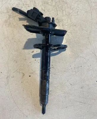 Audi A5 8T 8F Fuel injector 0445115058