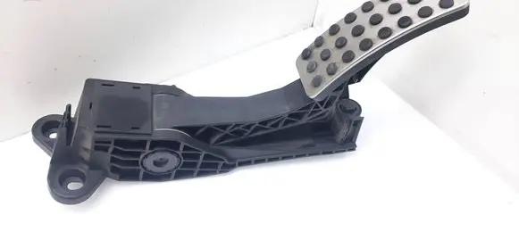 Mercedes-Benz R W251 Accelerator throttle pedal A1643000104
