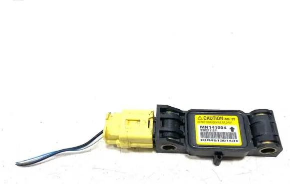 Mitsubishi Grandis Airbag deployment crash/impact sensor MN141004 W002T11071