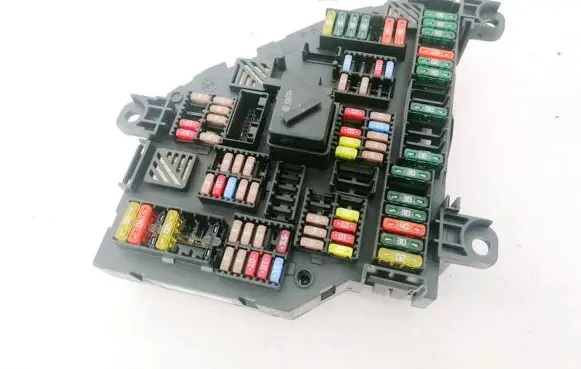 BMW 5 GT F07 Fuse box set 016704981 9252813-01