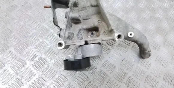 Volvo XC60 Engine mounting bracket 6G9N19N586AA