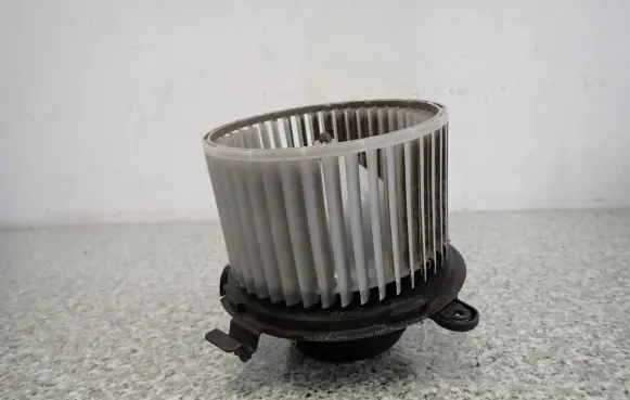 Suzuki SX4 Heater fan/blower