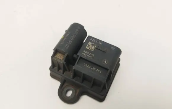 Mercedes-Benz E W212 Glow plug pre-heat relay A6519005502 13344046421