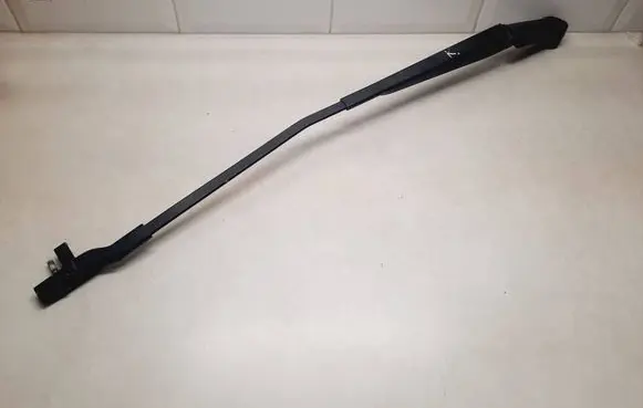 Front wiper blade arm